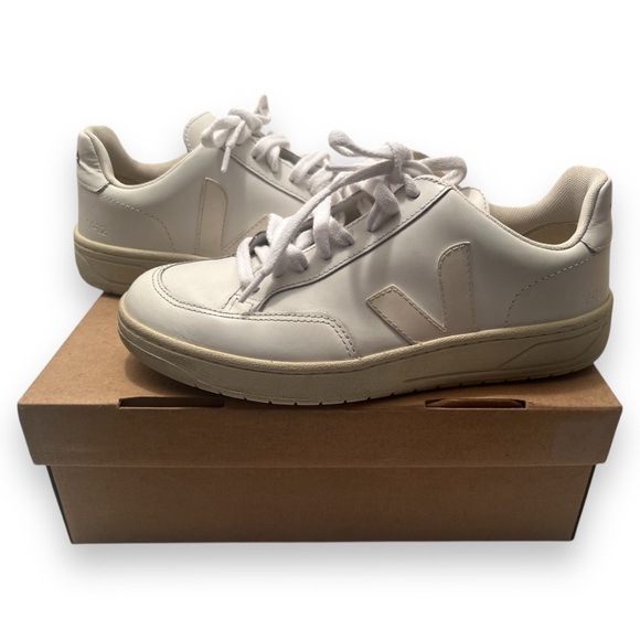 VEJA V12 Leather Extra White US 7 | EU 38 - Picture 4 of 12